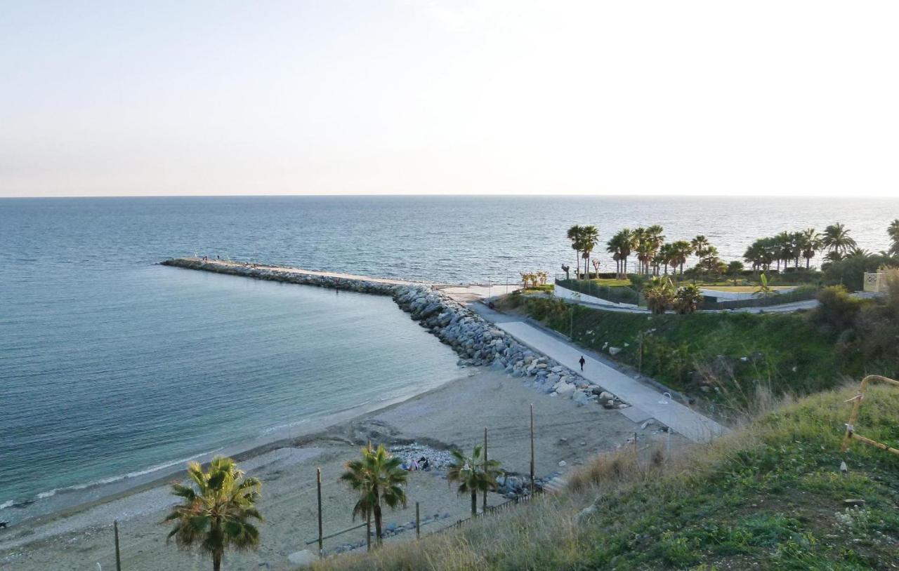 Nice Apartment In Benalmdena Costa With 1 Bedrooms, Wifi And Outdoor Swimming Pool 베날마데나코스타 외부 사진